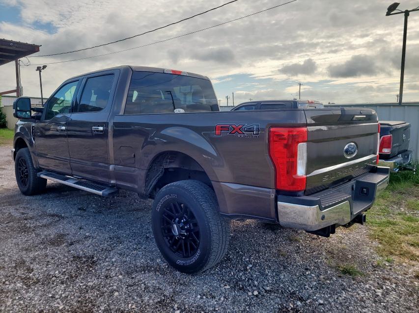 Pickups FORD F250 2017 Brązowy