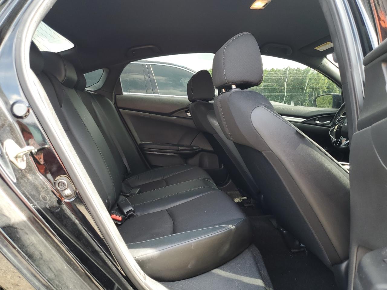 2019 Honda Civic Sport VIN: 2HGFC2F83KH557964 Lot: 60918225