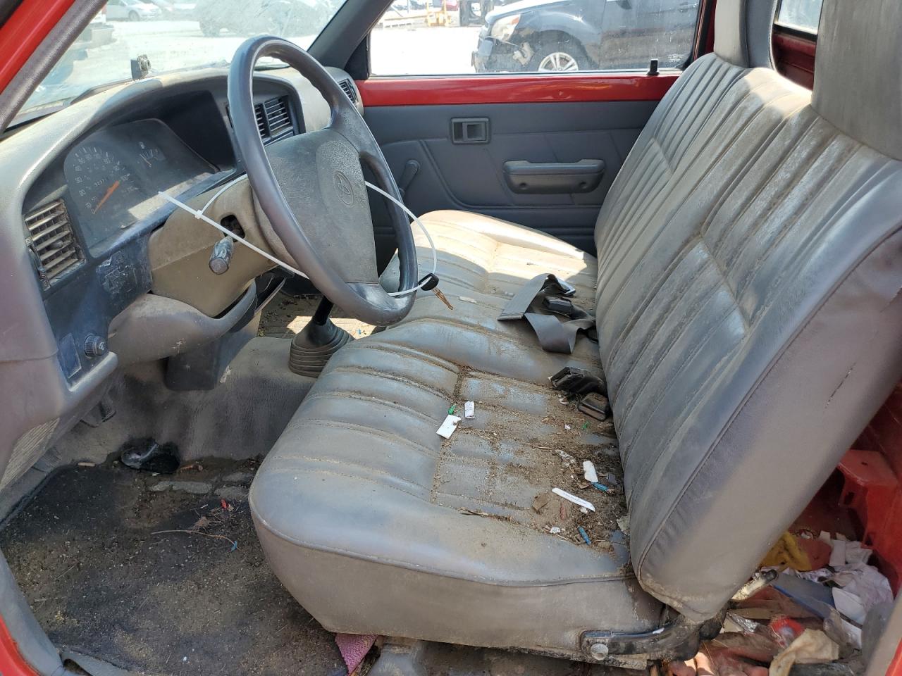 1992 Toyota Pickup 1/2 Ton Short Wheelbase Stb VIN: 4TARN81A3NZ000636 Lot: 59437555