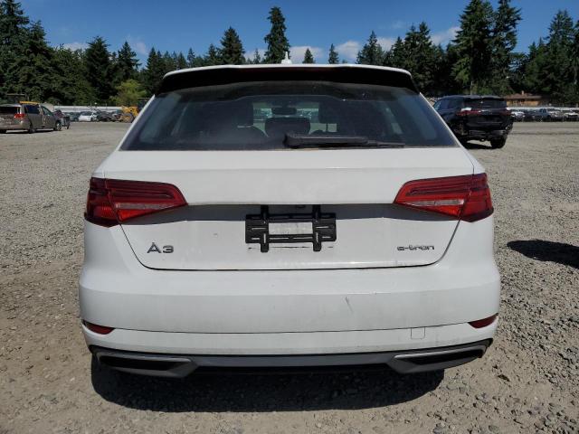 Hatchbacks AUDI A3 2017 White