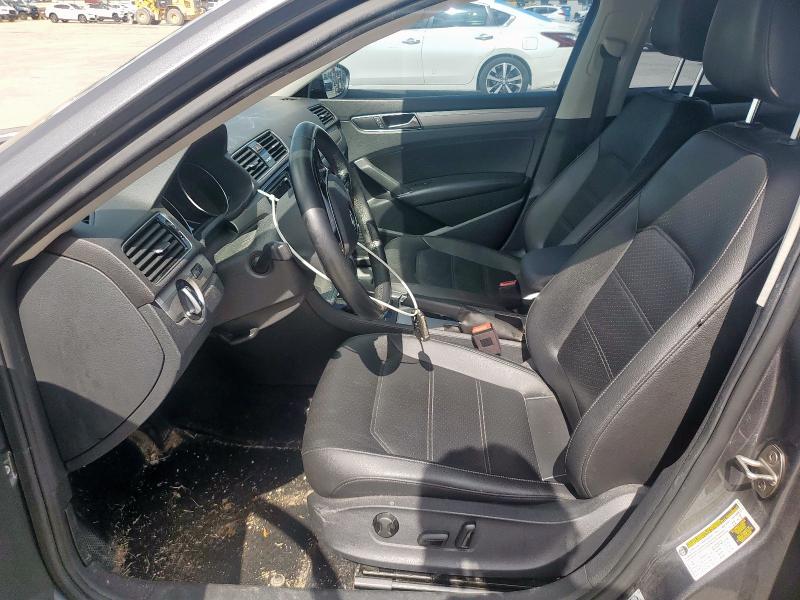  VOLKSWAGEN PASSAT 2019 Szary