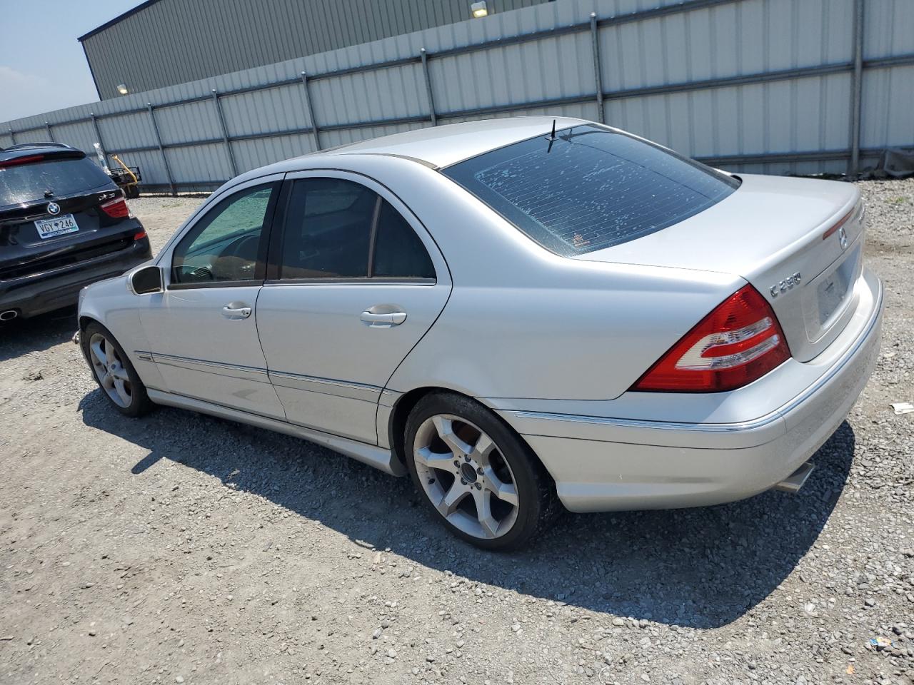MERCEDES-BENZ C-CLASS 2005 VIN WDBRF40JX5A787478 photo 2