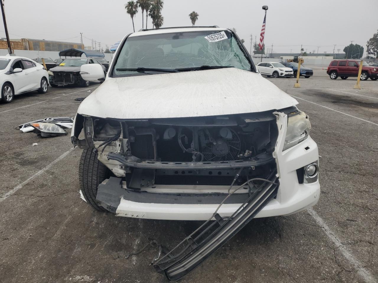 LEXUS LX570 2013 VIN JTJHY7AX9D4114946 zdjęcie 5