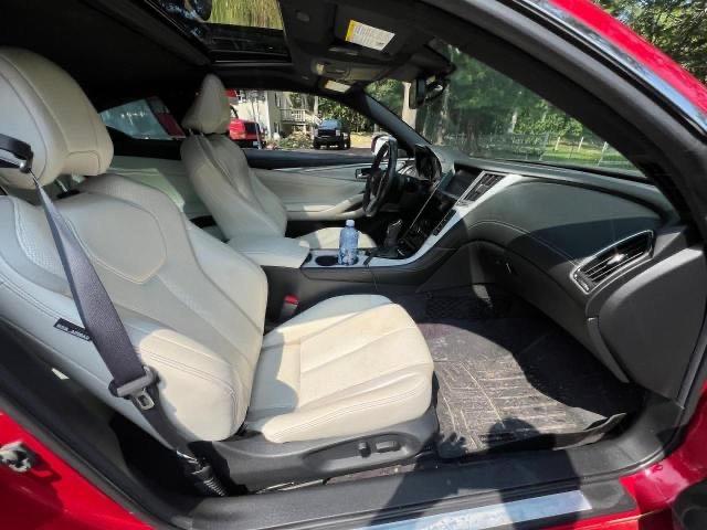  INFINITI Q60 2017 Czerwony