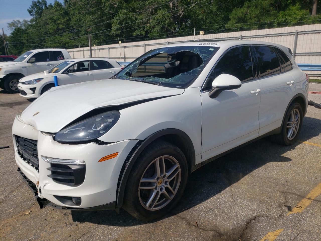PORSCHE CAYENNE 2016 VIN WP1AA2A22GLA10730