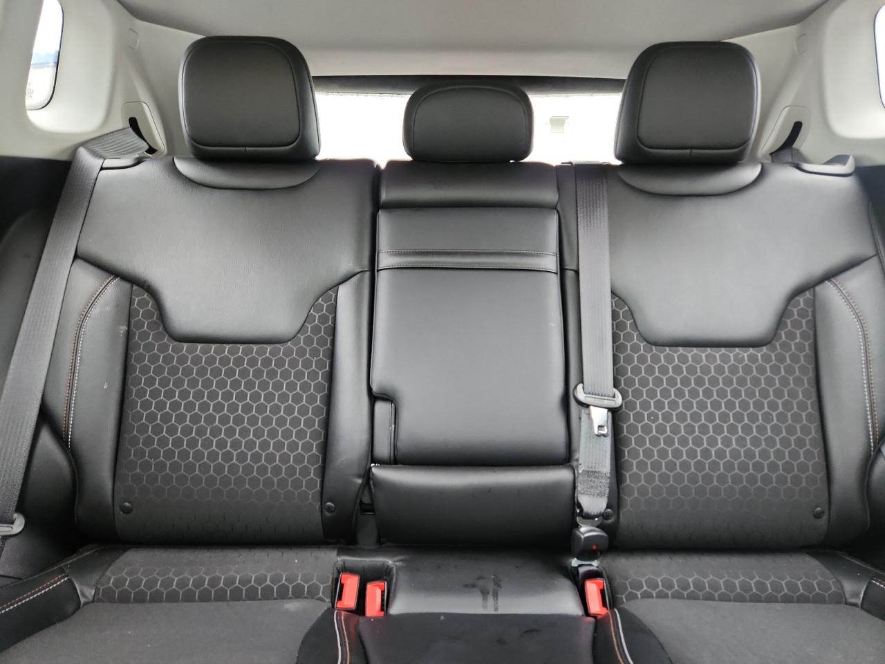 2018 Jeep Compass Latitude VIN: 3C4NJDBB2JT180742 Lot: 62355465