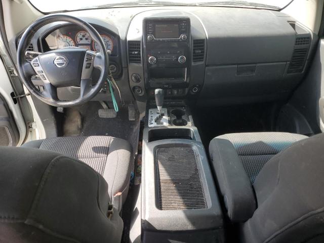  NISSAN TITAN 2015 Бял