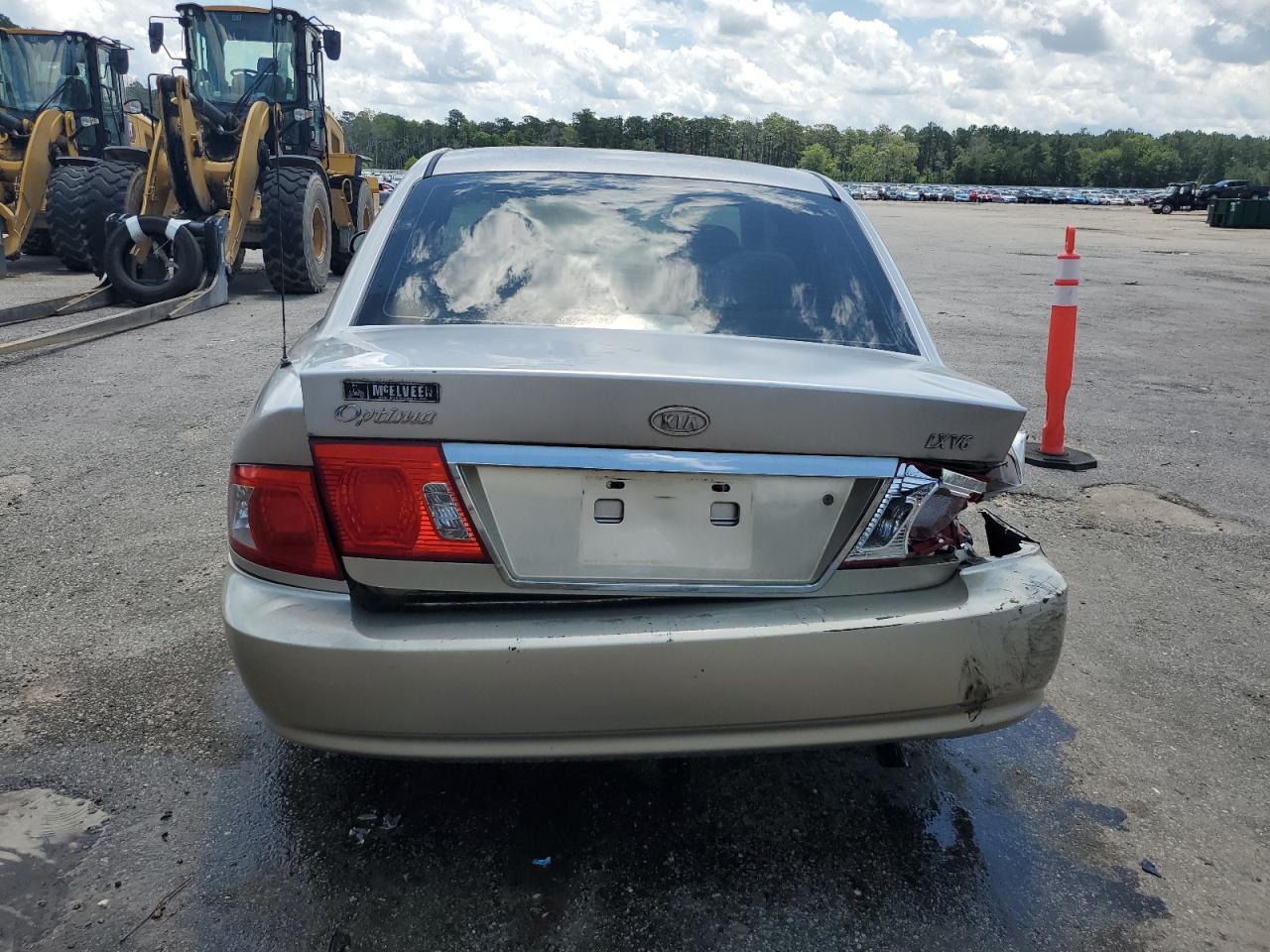 2004 Kia Optima Lx VIN: KNAGD128845342264 Lot: 61550655