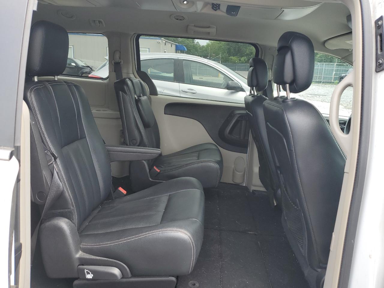 2016 Chrysler Town & Country Touring VIN: 2C4RC1BG2GR293706 Lot: 62718225