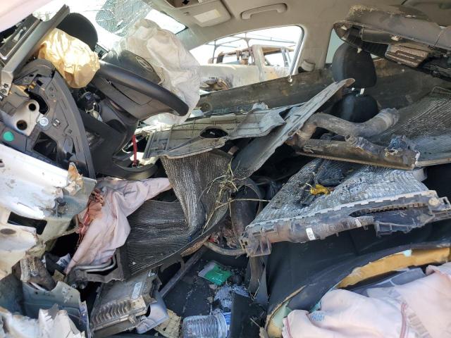  HYUNDAI ELANTRA 2018 Белы