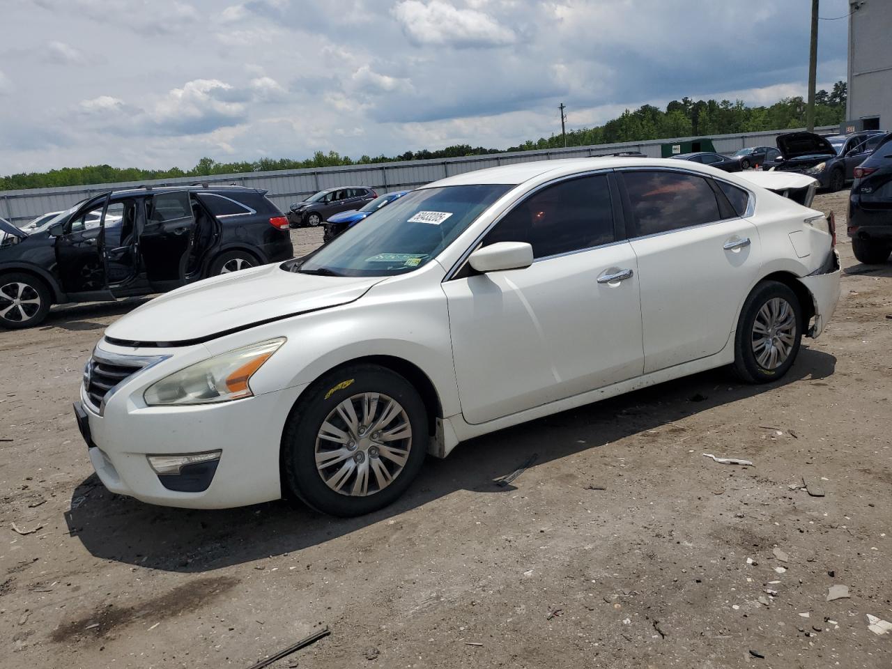 Fredericksburg, VA에서 판매 중인 2015 Nissan Altima 2.5 - Rear End