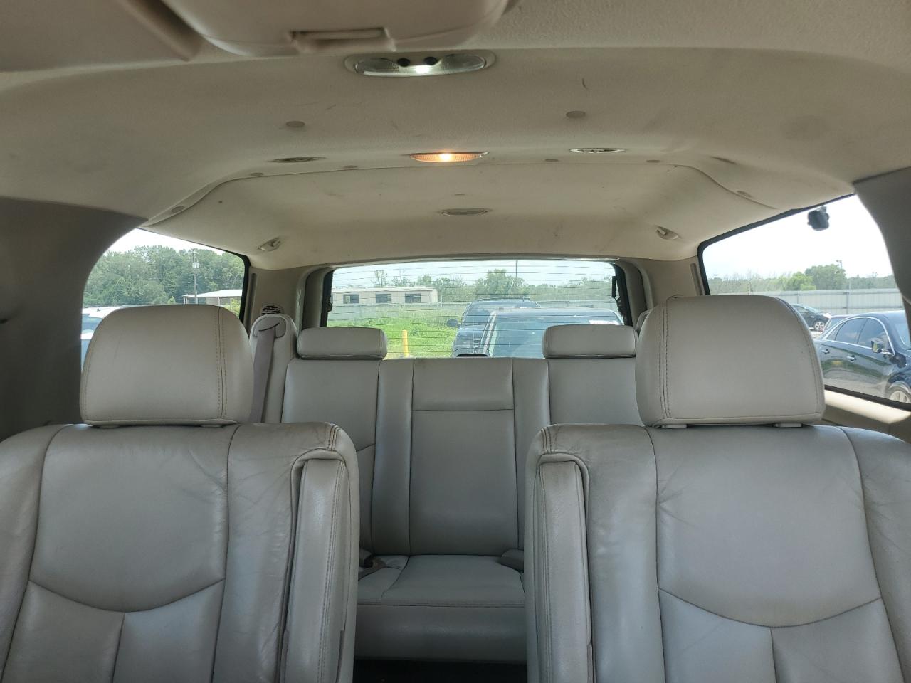 2004 Chevrolet Suburban K1500 VIN: 3GNFK16Z84G207597 Lot: 61999745