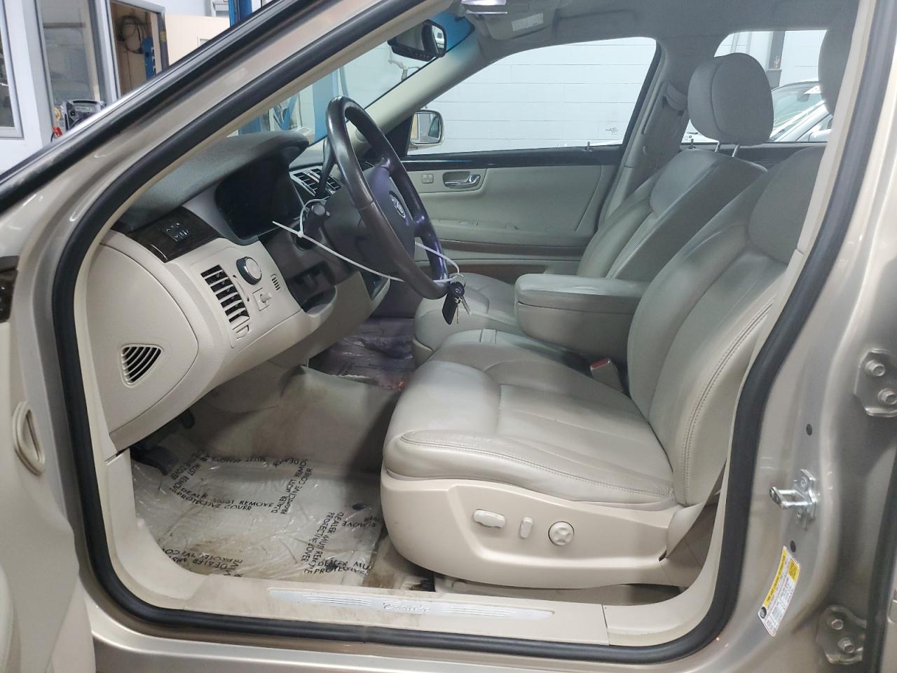 2008 Cadillac Dts VIN: 1G6KD57Y08U168105 Lot: 62143425