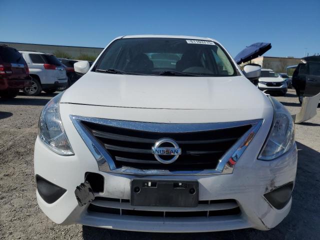  NISSAN VERSA 2018 Белы