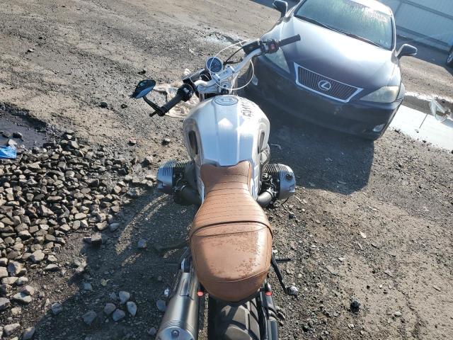  BMW R-SERIES 2017 Сріблястий