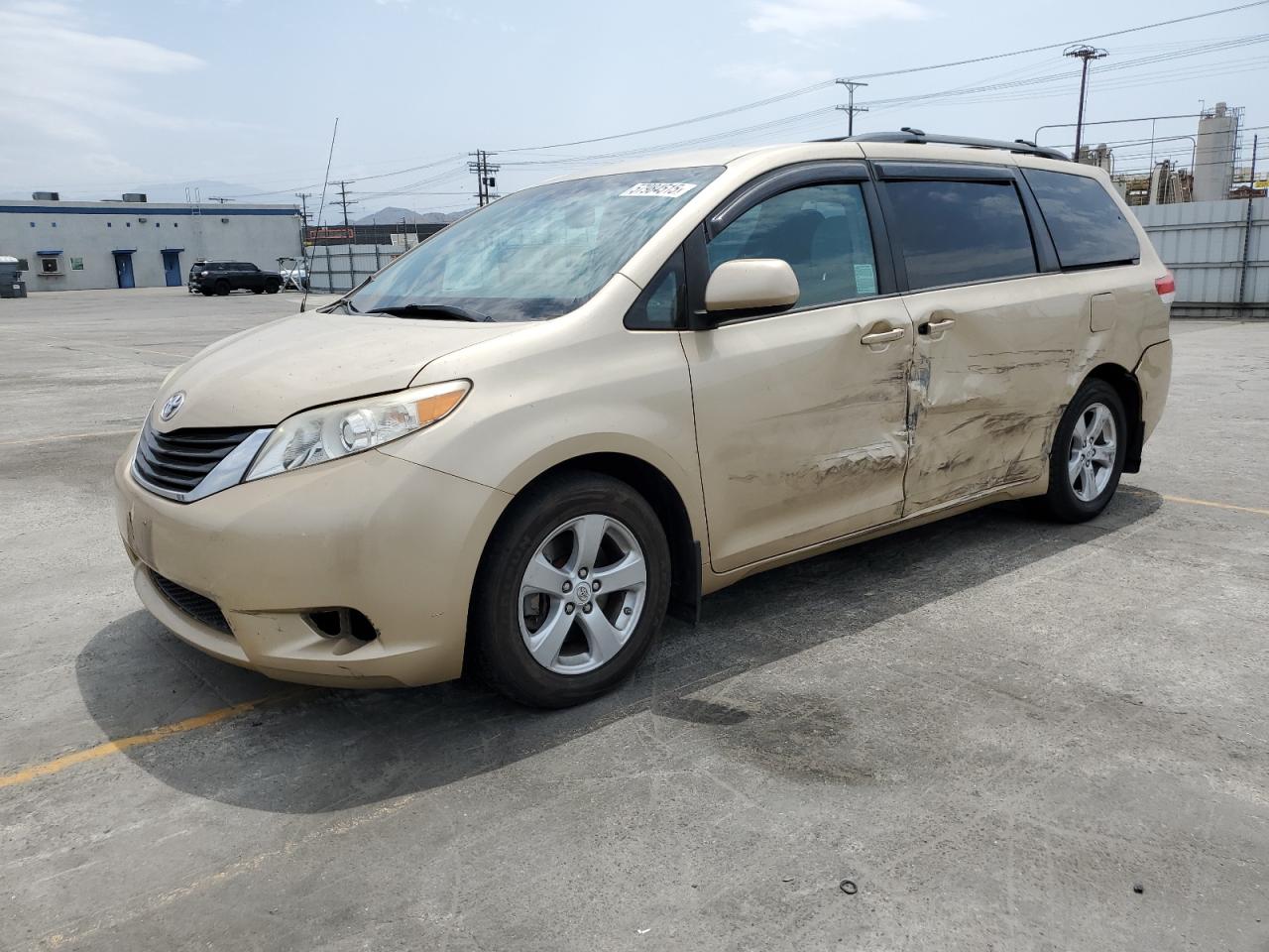 2012 Toyota Sienna Le for Sale in Sun Valley, CA - Side