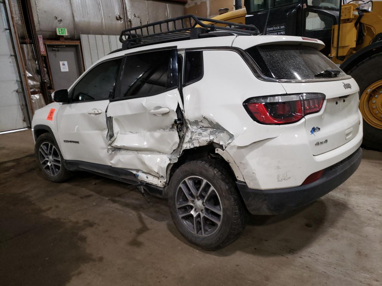JEEP COMPASS 2018 VIN 3C4NJDBB9JT206706 photo 2