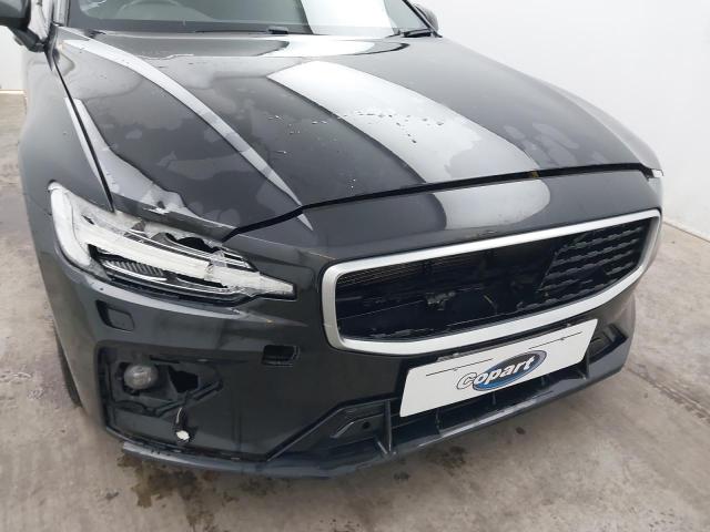 2019 VOLVO V60 R-DESI