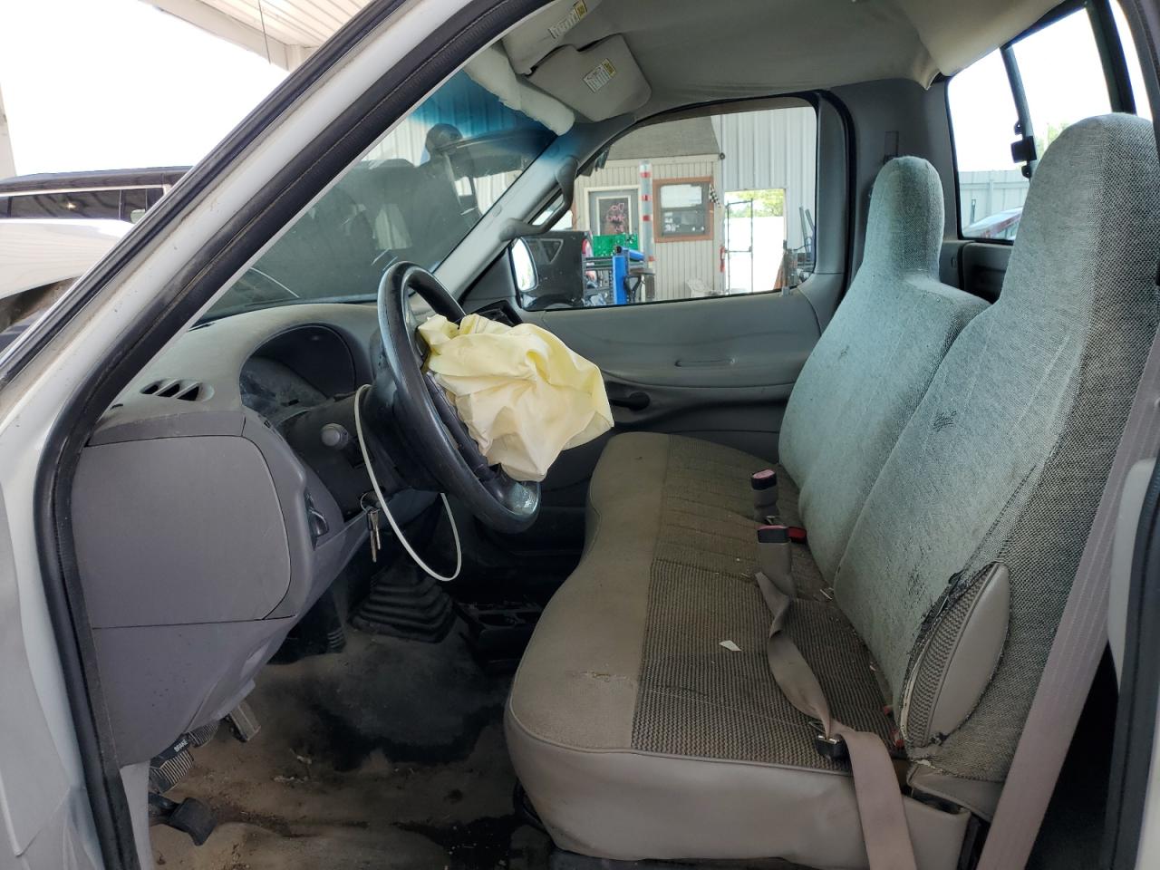 1998 Ford F150 VIN: 1FTZF1720WNB90719 Lot: 61631335