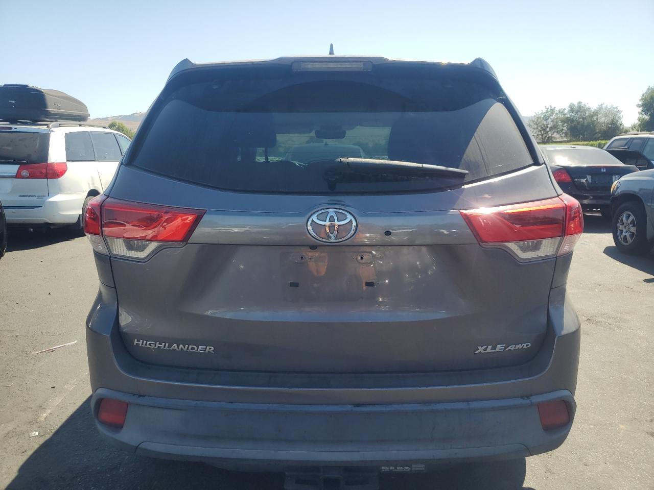 5TDJZRFH5KS605448 TOYOTA HIGHLANDER 2019