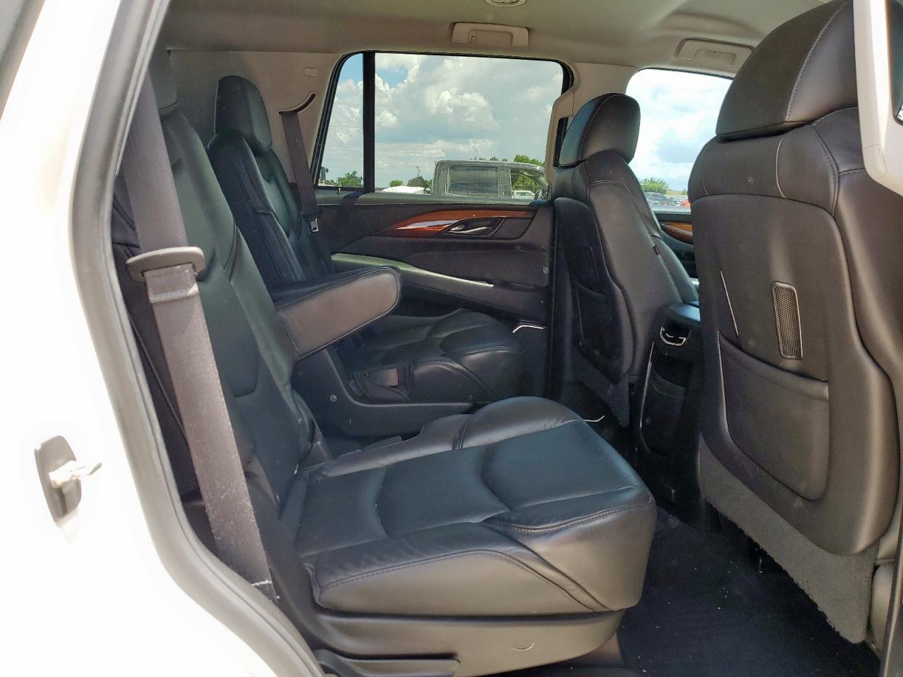 2018 Cadillac Escalade VIN: 1GYS3AKJXJR141029 Lot: 61751855