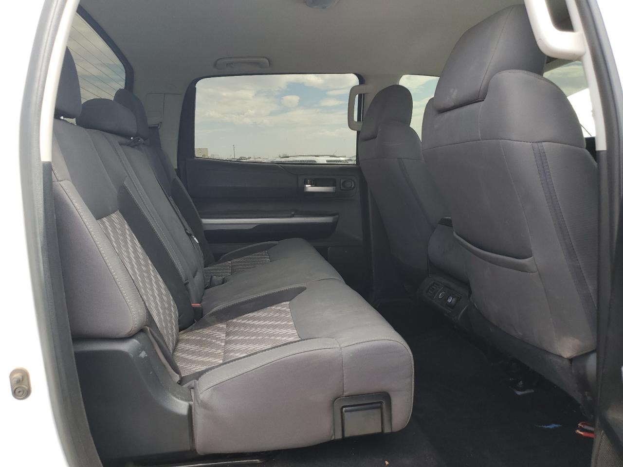 5TFDY5F15JX719857 TOYOTA TUNDRA 2018
