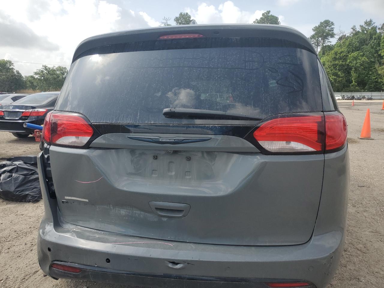 2020 Chrysler Pacifica Touring VIN: 2C4RC1FG7LR129193 Lot: 62878235