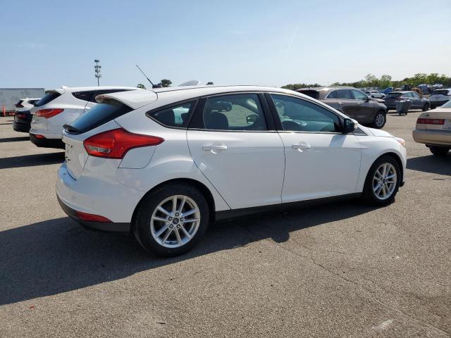 Hatchbacks FORD FOCUS 2015 White