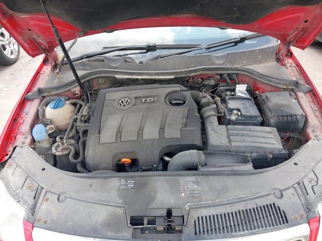 2010 VOLKSWAGEN PASSAT