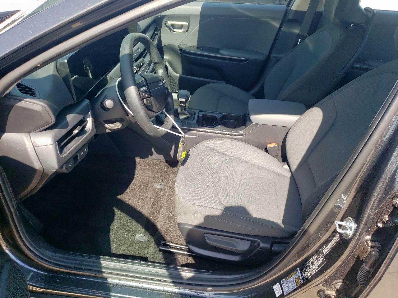 2025 Kia K4 Lx VIN: 3KPFT4DE1SE097766 Lot: 61861405