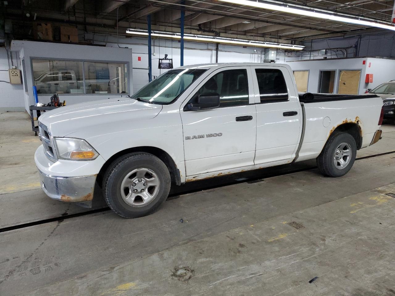 2011 Dodge Ram 1500 zu verkaufen in Wheeling, IL - Minor Dent/Scratches