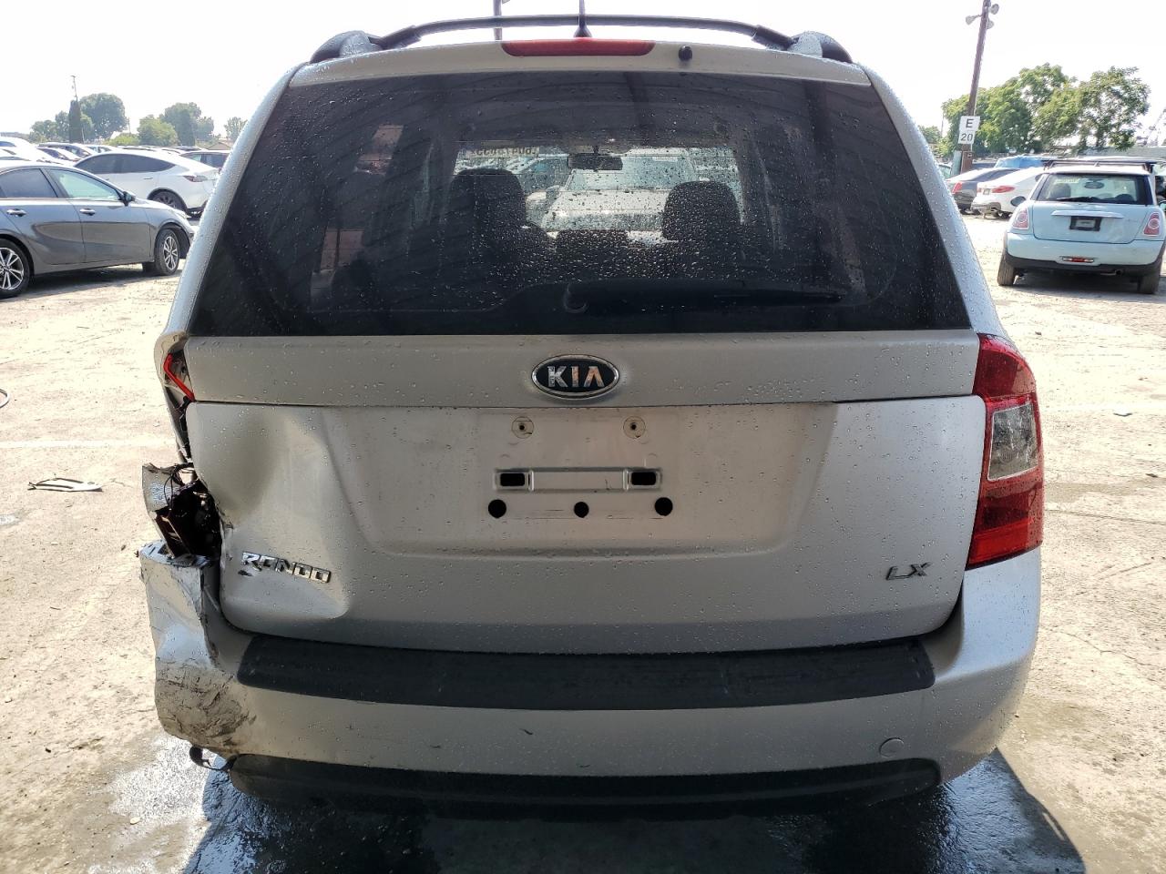2008 Kia Rondo Base VIN: KNAFG525187175286 Lot: 60478555