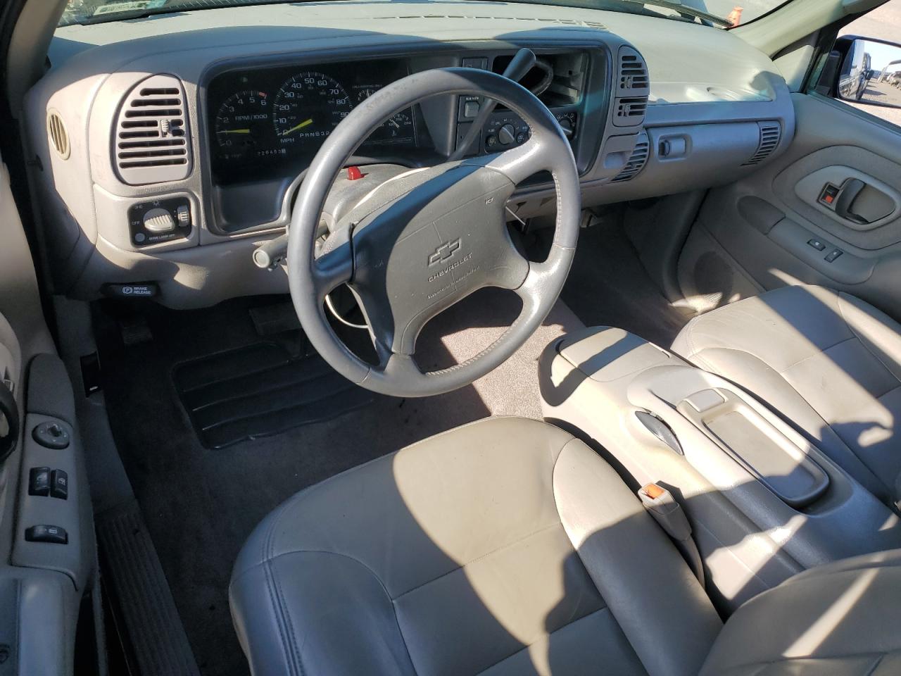 1996 Chevrolet Tahoe K1500 VIN: 3GNEK18R5TG116889 Lot: 62400455