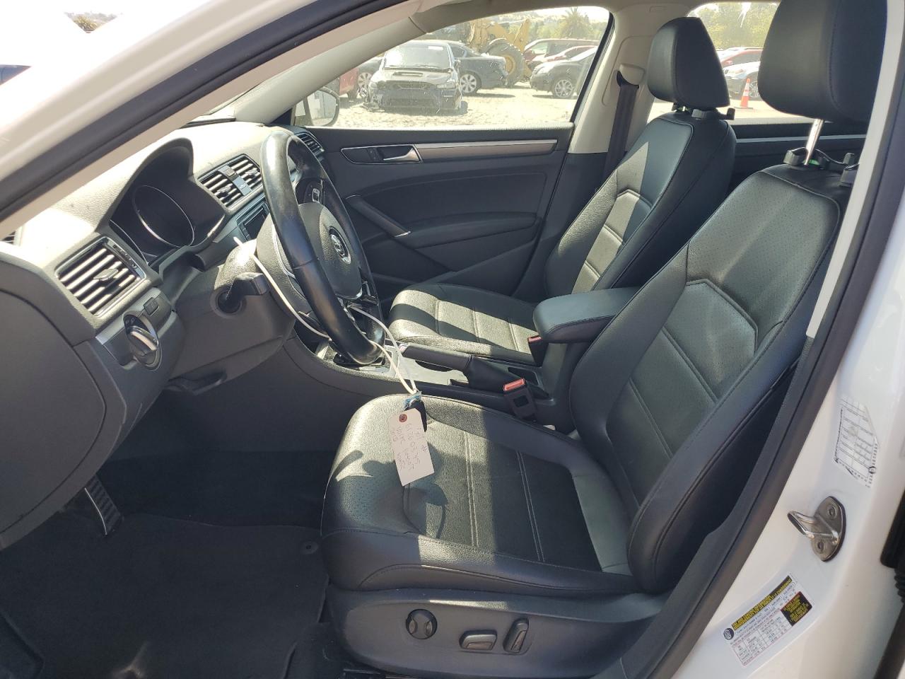 2018 Volkswagen Passat S VIN: 1VWAA7A38JC019542 Lot: 61260375