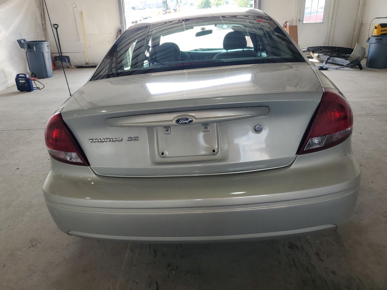2005 Ford Taurus Se VIN: 1FAFP53285A200096 Lot: 60285355