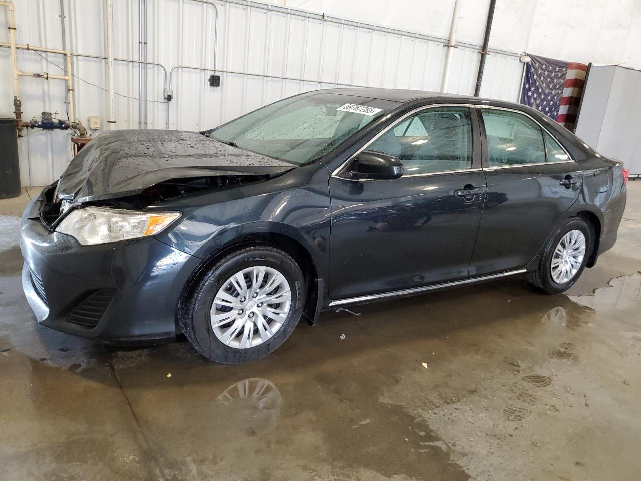2014 Toyota Camry L продається в Avon, MN - Front End