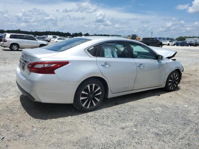  NISSAN ALTIMA 2018 Srebrny