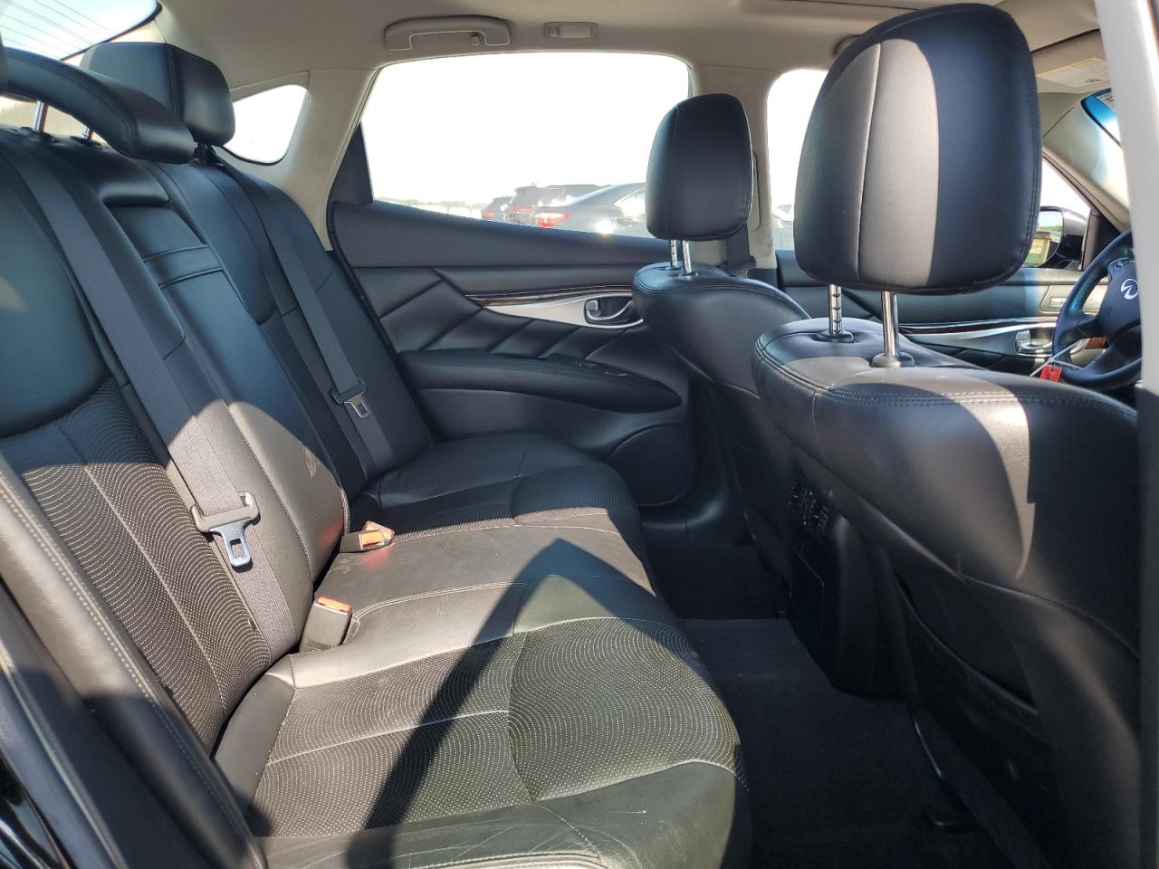 2015 Infiniti Q70 3.7 VIN: JN1BY1AR7FM561000 Lot: 62466625