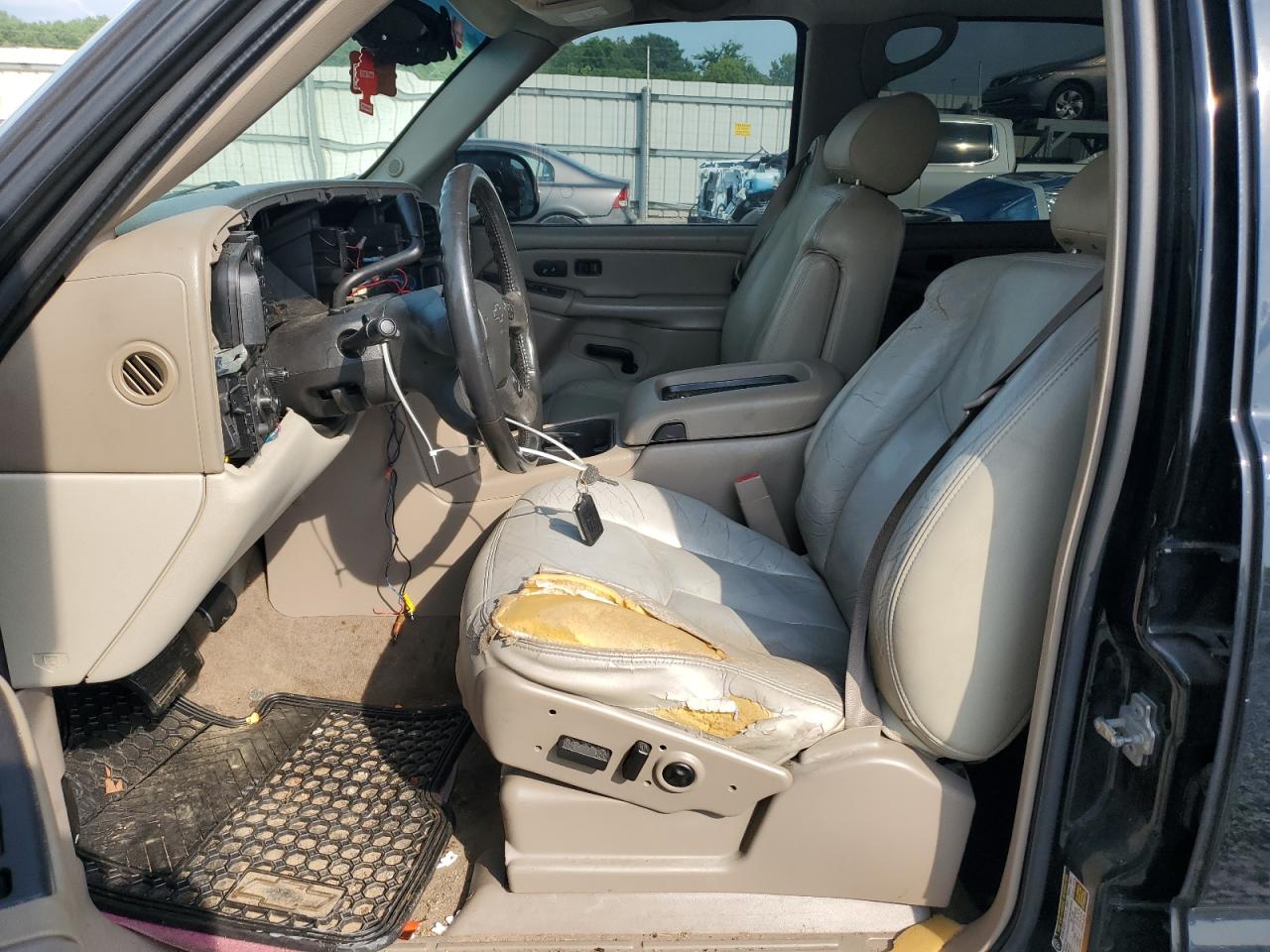 2004 Chevrolet Tahoe K1500 VIN: 1GNEK13ZX4R315428 Lot: 62396905