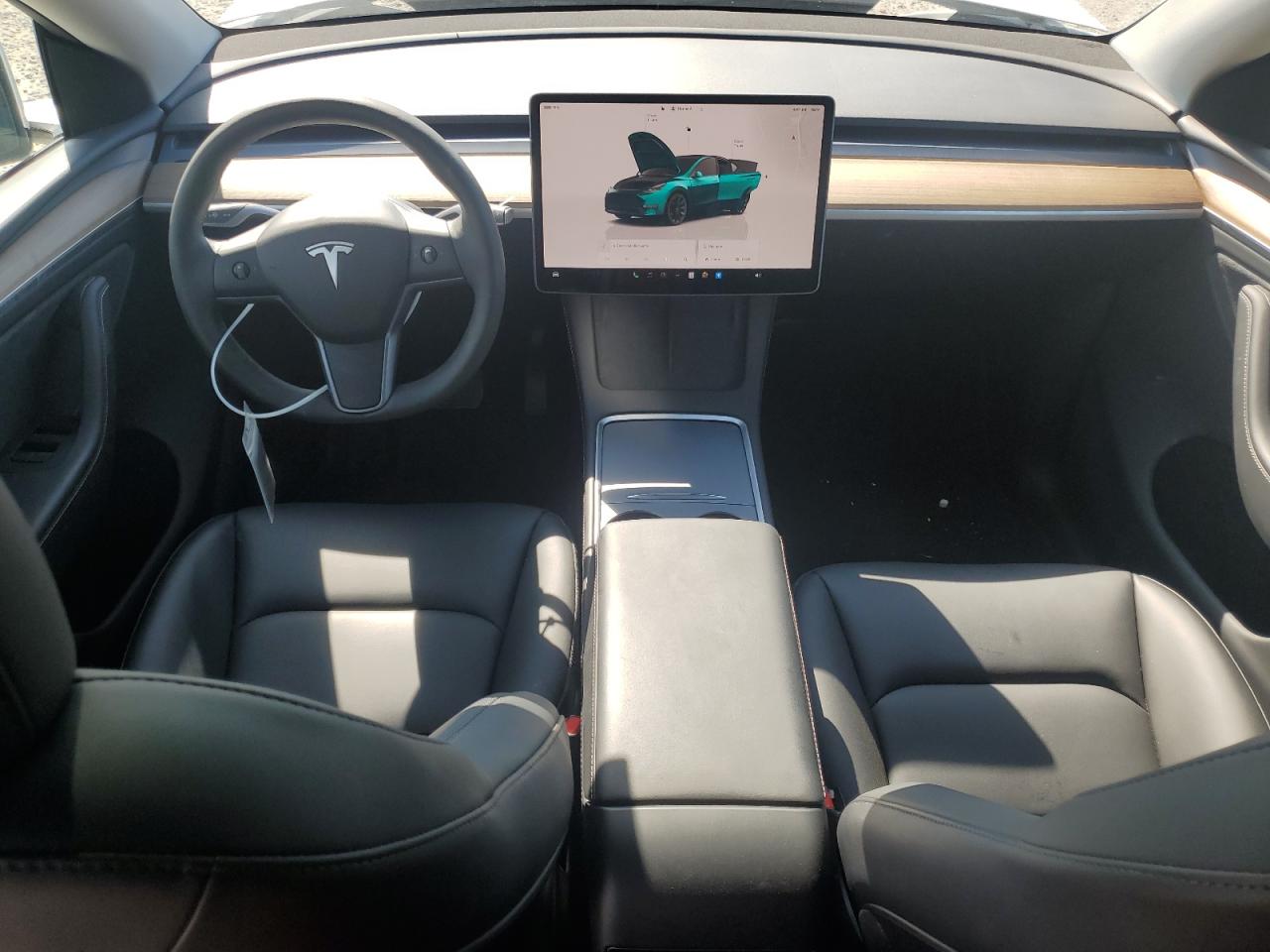 2024 Tesla Model Y VIN: 7SAYGDEE5RA292642 Lot: 61640705