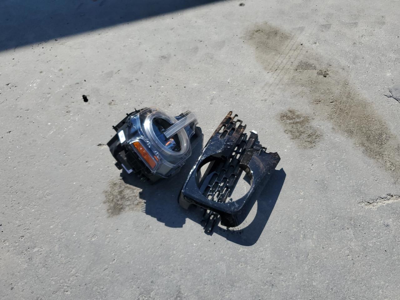 2023 Ford Bronco Base VIN: 1FMEE5DP6PLB88412 Lot: 62763605