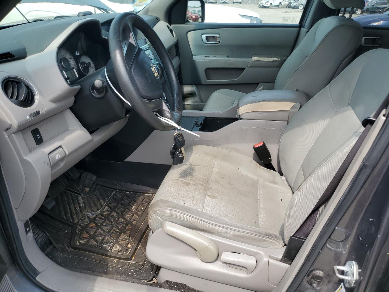 2011 Honda Pilot Lx VIN: 5FNYF4H26BB014018 Lot: 51043965