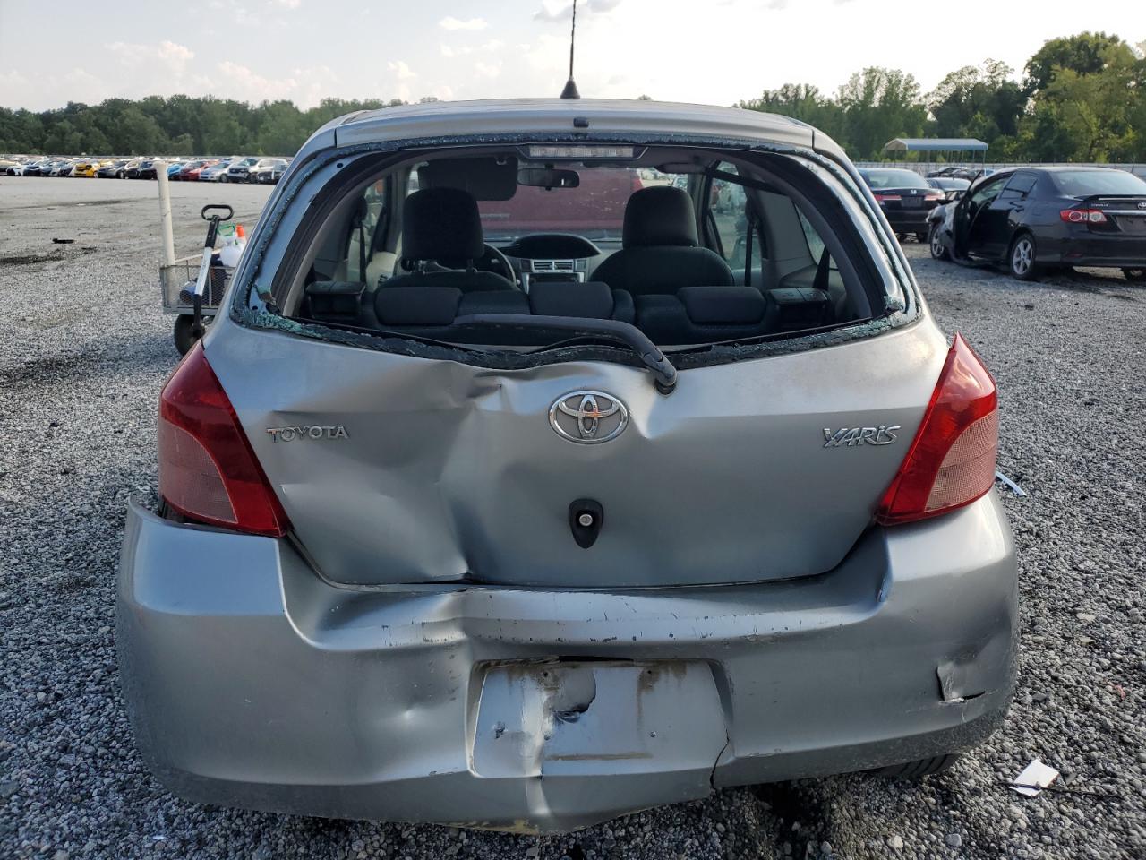 2008 Toyota Yaris VIN: JTDJT923285171399 Lot: 61585985