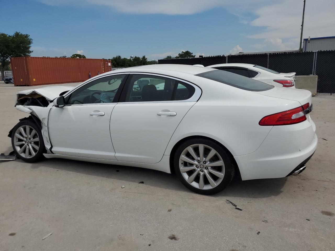 2011 Jaguar Xf white null gas SAJWA0FB4BLR87995 photo #3