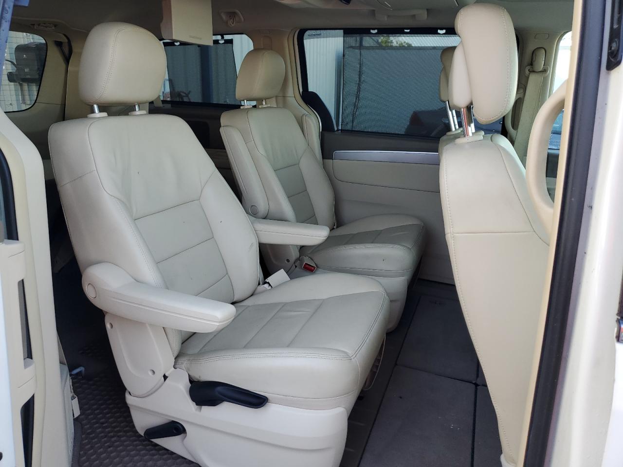 2010 Volkswagen Routan Sel VIN: 2V4RW5DX8AR296294 Lot: 61951345