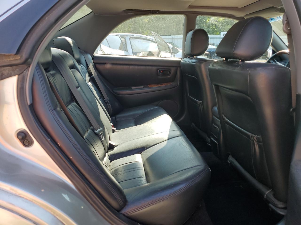 2000 Lexus Es 300 VIN: JT8BF28GXY5092638 Lot: 62011175