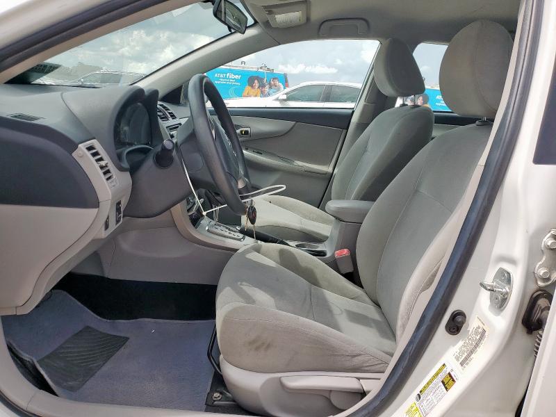  TOYOTA COROLLA 2013 Білий