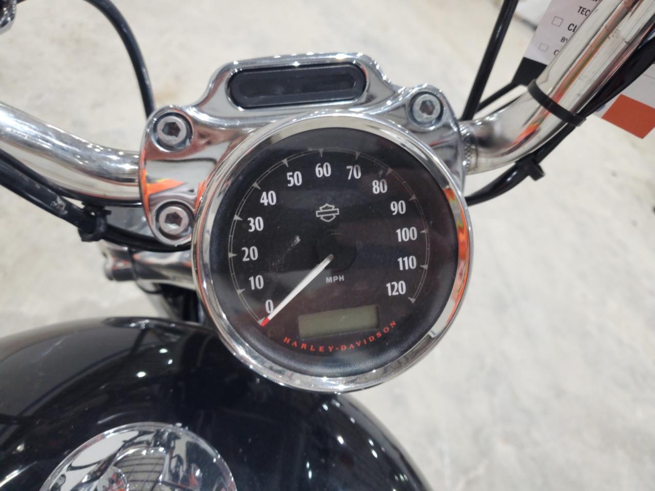 2017 Harley-Davidson Xl1200 C VIN: 1HD1CT31XHC445596 Lot: 61993615