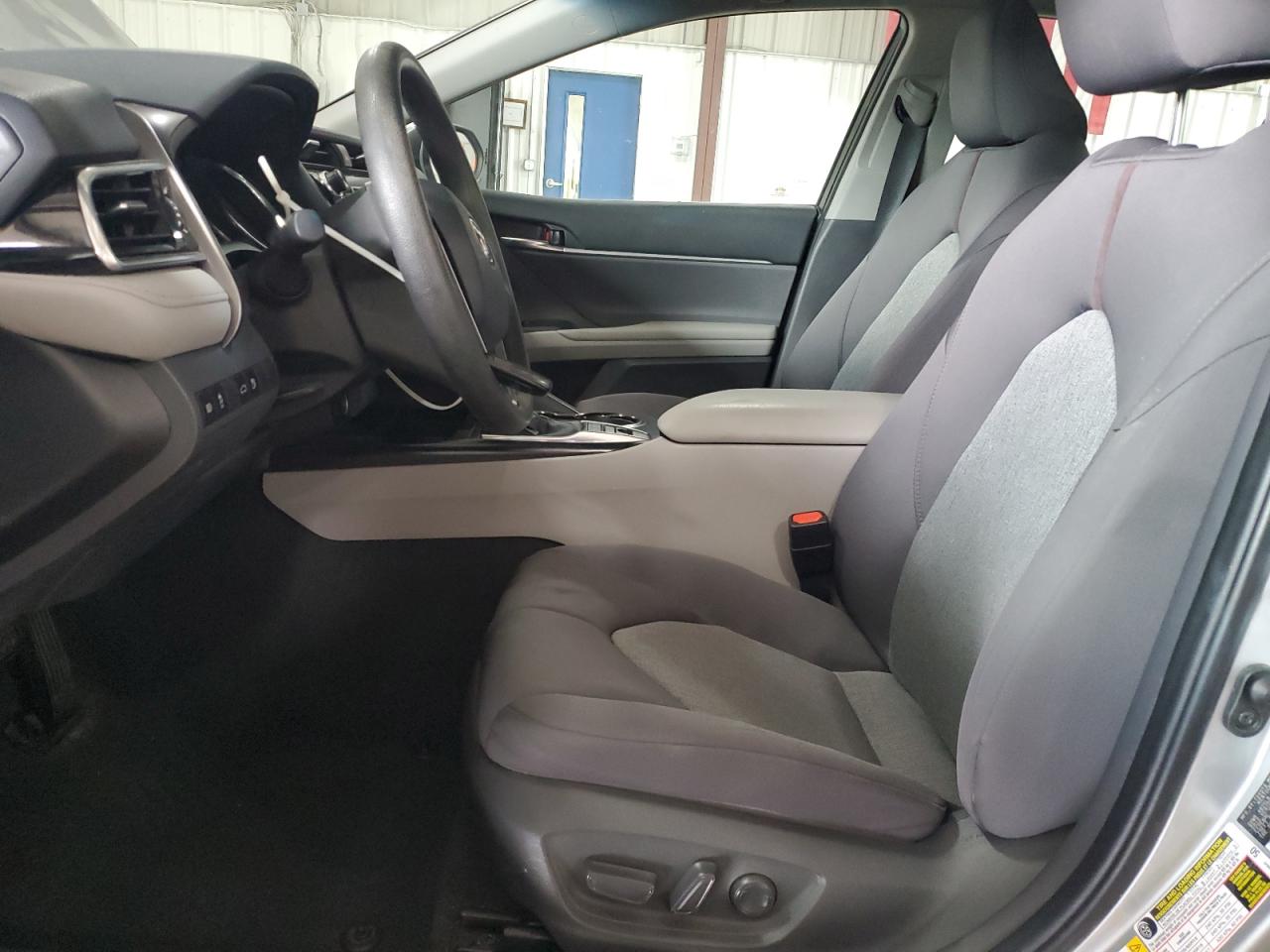 2018 Toyota Camry Le VIN: 4T1B31HK0JU502234 Lot: 61284975