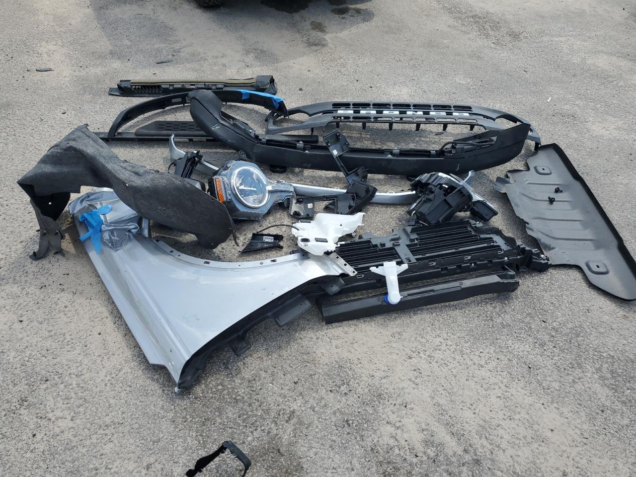 2024 Ford Bronco Black Diamond VIN: 1FMDE1AH6RLA92185 Lot: 62138115